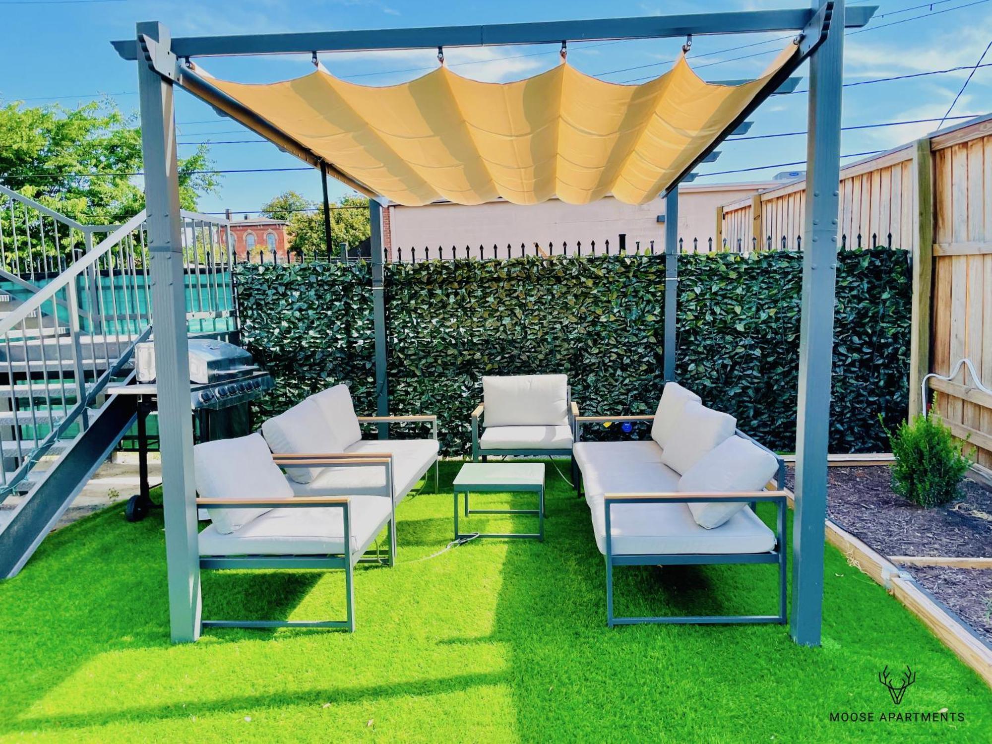 The Moose #10 - Stylish Loft With King Bed, Free Parking & Wi-fi Apartment