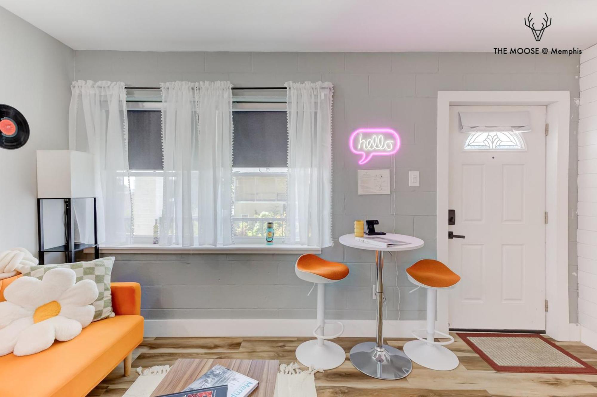 The Moose #10 - Stylish Loft With King Bed, Free Parking & Wi-fi Memphis