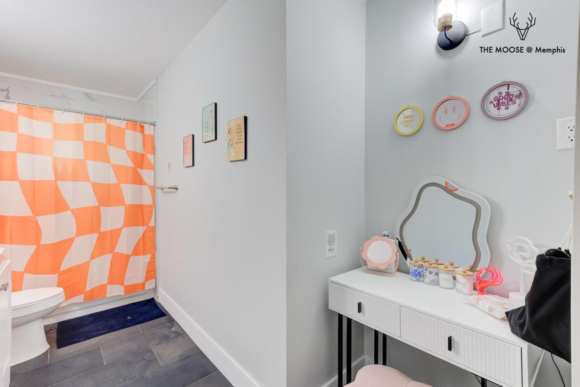 Apartment The Moose #10 - Stylish Loft With King Bed, Free Parking & Wi-fi *