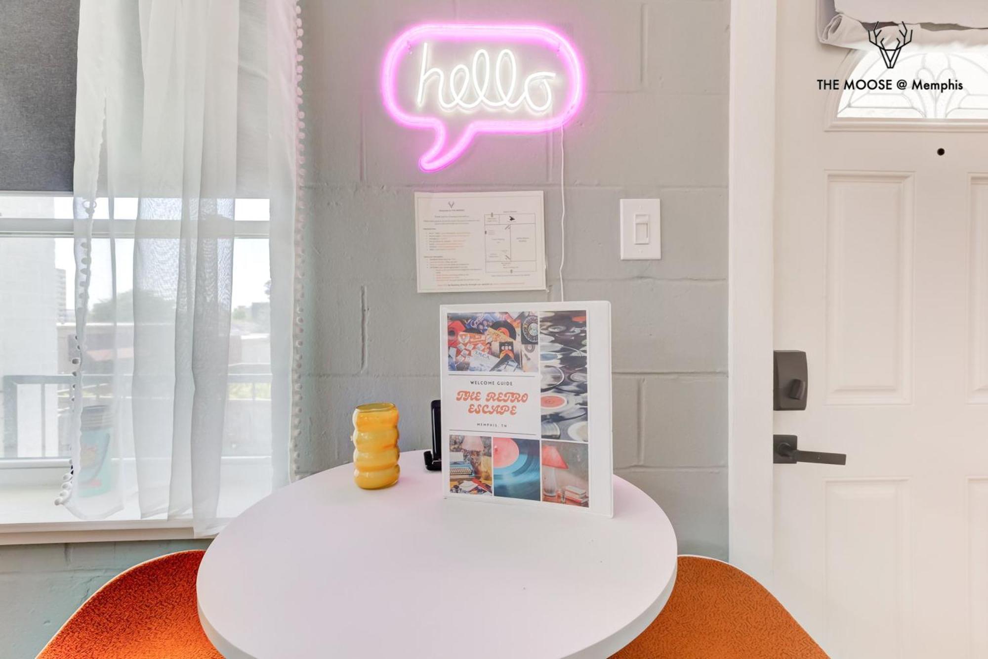 Apartment The Moose #10 - Stylish Loft With King Bed, Free Parking & Wi-fi