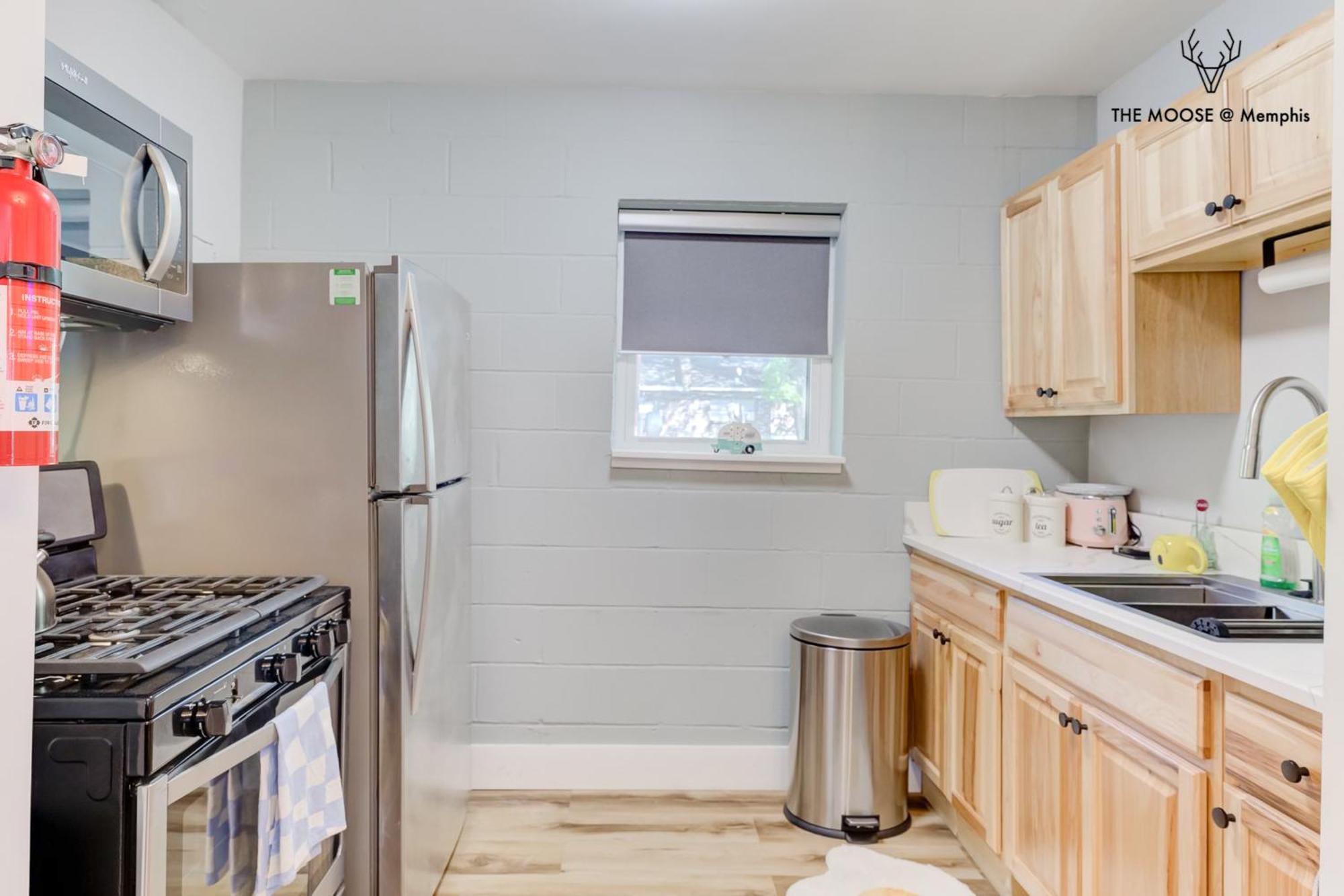 Apartment The Moose #10 - Stylish Loft With King Bed, Free Parking & Wi-fi